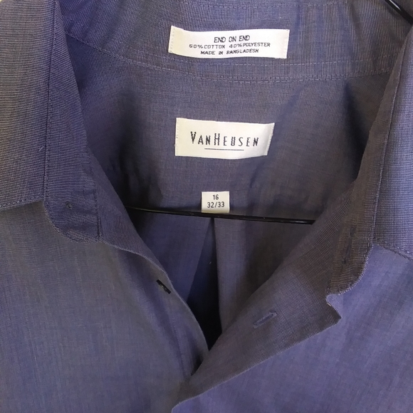 3 /$25 Van Heusen Men's Dress Shirt - Picture 3 of 3